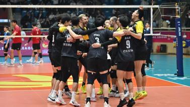 他以冷静的 他以冷静的